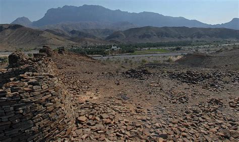 Bat Archaeological Sites Of Bat Al Khutm And Al Ayn Oman Landolia