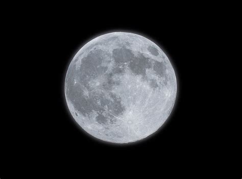Full Moon With Glow By Banksphotos