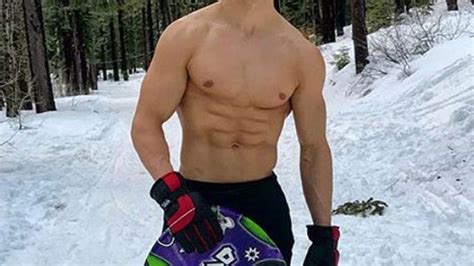 Shirtless Stars In Snow Guess Who