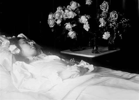 Victorian Death Portraits The Bizarre Tradition Of Post Mortem