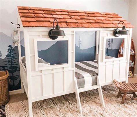 These Little Cabin Beds Are My Favorite 😍 This Fun Room Makes Me Wish
