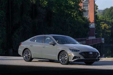 The 2021 hyundai sonata has a lower profile and wider stance, coupled with a modern cabin with see how the 2020 sonata sel matches up against the 2020 toyota camry se and 2020 honda. 2020 Hyundai Sonata Is A Lot Of Midsize Sedan For $24,300 ...