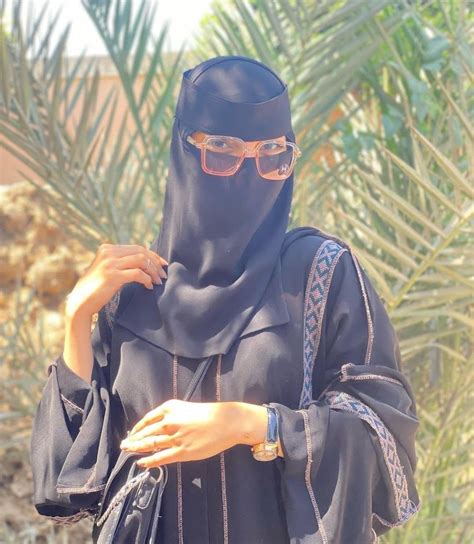 pin by ahmed alalah on niqab beauty girly dp hijabi aesthetic cute selfies poses