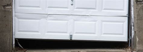 6 Signs You Have A Broken Garage Door And What To Do About It