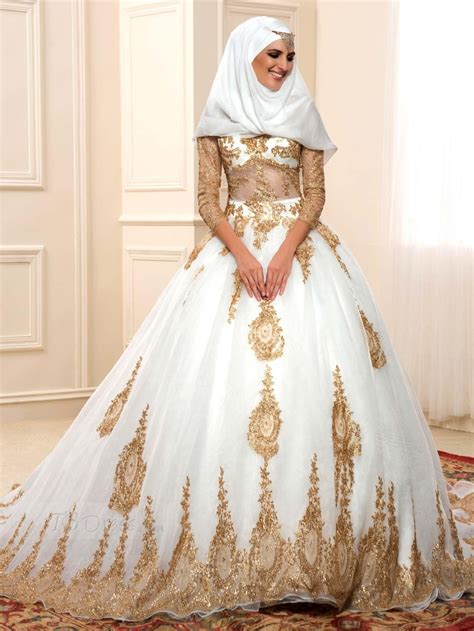 Gold Lace Appliques Sexy Long Sleeves Muslim Wedding Dresses Modest