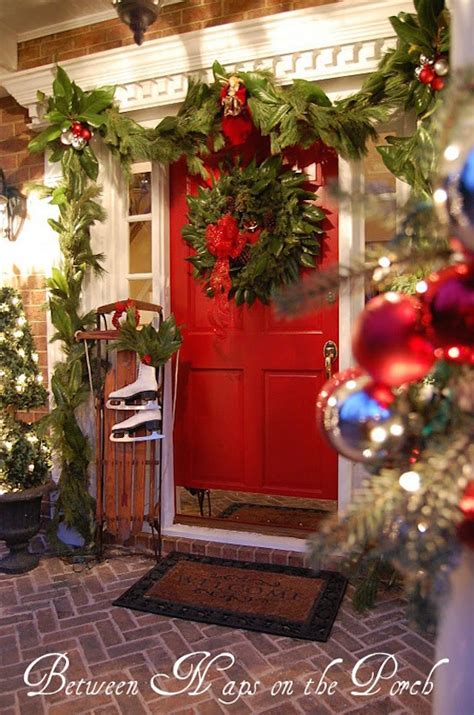 27 Christmas Entryway Decor Ideas That You Will Love