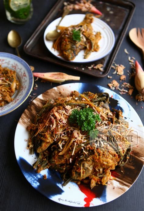 Kalau ngomongin masakan yang satu ini biasanya identik sama nasi goreng atau sate, yaa nggak sih? Resep Arsik Ikan Mas - Bangga dengan Kuliner Indonesia ...