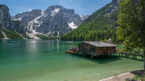 Lago Di Braies Nel Parco Naturale Fanes Senes Braies In Val Pusteria
