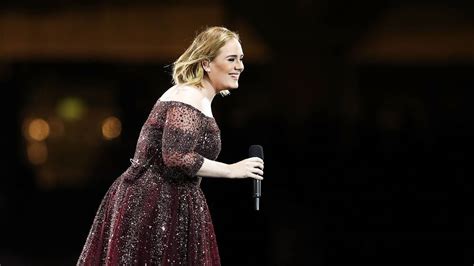 Adele Tells X Rated Joke During Aussie Concert Blackout Nz Herald