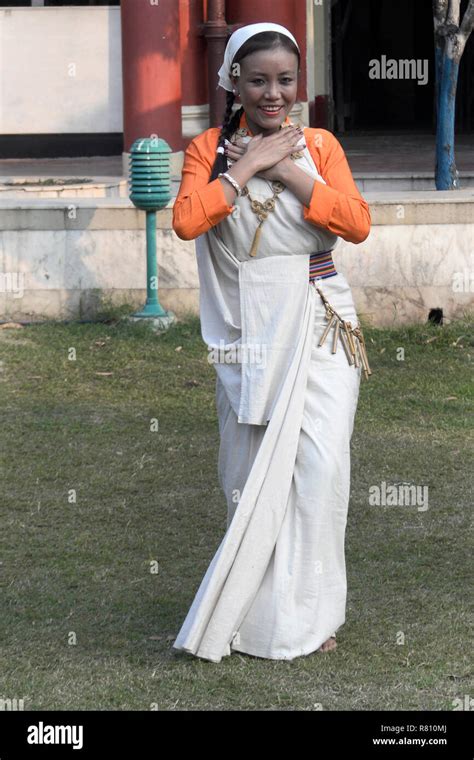 Kolkata` India 11th Dec 2018 Lepcha Women Perform Lepcha Traditional Dance To Celebrate