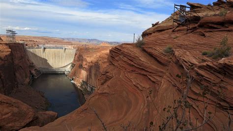a county in utah wants to suck 77 million gallons a day out of lake powell threatening the