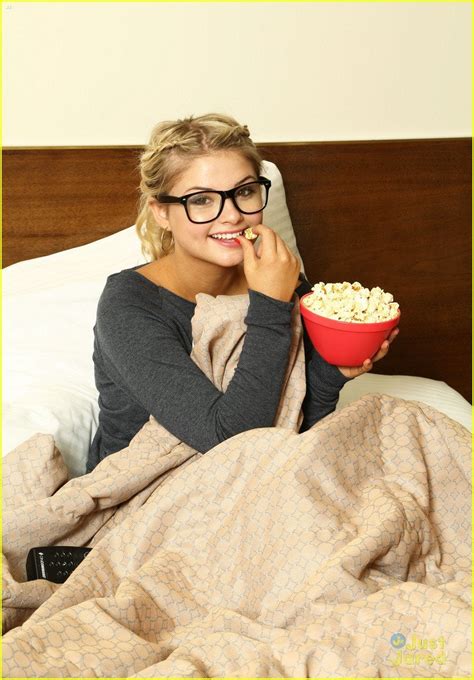 popcorn in bed r stefaniescott