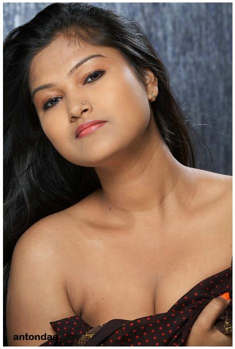 Piczgallerys Actress Kiran New Hot Photos