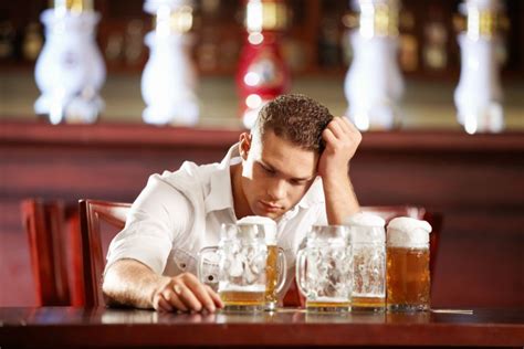College Binge Drinkers More Likely To Wind Up Unemployed Study Finds
