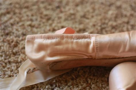 Ballerinas By Night How To Sew Your Pointe Shoe Ribbons