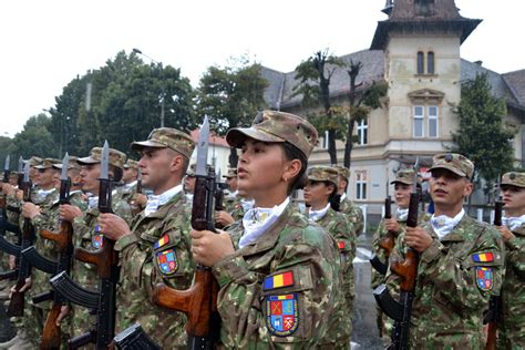 Jun 26, 2021 · ziua drapelului naţional a fost sărbătorită, sâmbătă, în centrul municipiului miercurea ciuc, în prezenţa prefectului judeţului harghita, szabó zsolt, şi a câtorva zeci de locuitori ai oraşului. ZIUA IMNULUI NATIONAL AL ROMANIEI