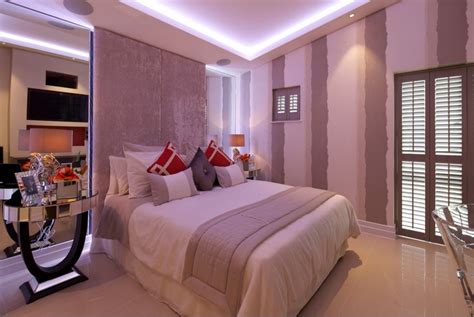A beautiful bedroom can set the right mood for love! Bedroom Designs India - Bedroom | Bedroom Designs | Indian ...