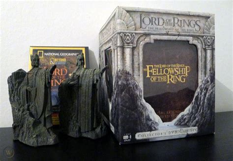 Lord Of The Rings Polystone Argonath Bookends And Dvd Box Set Sideshow