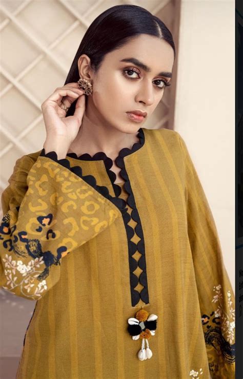 Pin By Maha On Dresses Designs For Dresses Kurti Neck Designs Neck Designs For Suits