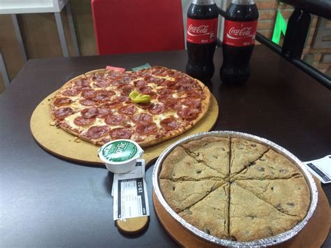 Pepperoni Pizza And Big Chocolate Chips Cookie Papajohns