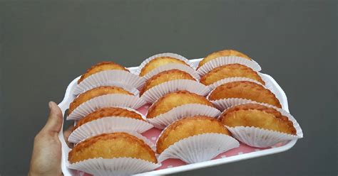 Resep yang satu ini dijamin akan banyak pelanggan karena jarang sekali ditemukan sekarang ini. Resep Panada untuk jualan oleh Elsa - Cookpad