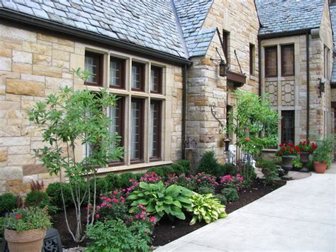Plantings And Renovation Foundation Planting Cool Plants Curb Appeal