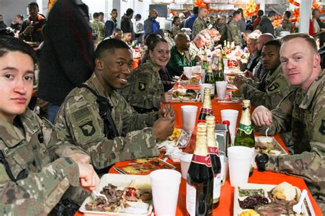 Thanksgiving Feed The Troops Tradition Continues Despite Covid 19