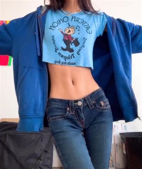 I Found This In Tumblr And I Just Needed To Share It Here Crop Top Low Rise Stunning Midriff