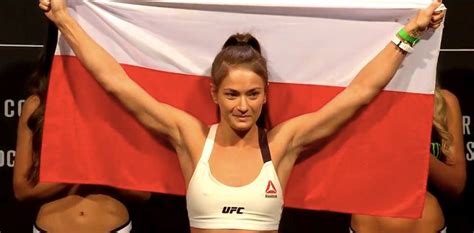 Karolina kowalkiewicz (born 15 october 1985) is a polish mixed martial artist.3456 she currently fights for the ultimate fighting championship (ufc). Karolina Kowalkiewicz Wins at UFC Gdansk; Welcomes Fight ...