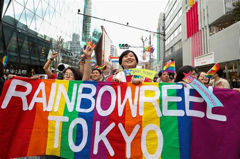größter pride japans so bunt feiern lgbt den rainbow pride in tokio bild de
