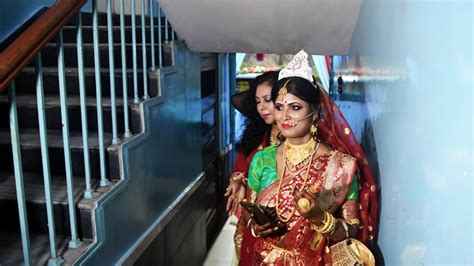 Rainbow Wedding Indian Transgender Couple Marry In Emotional Ceremony