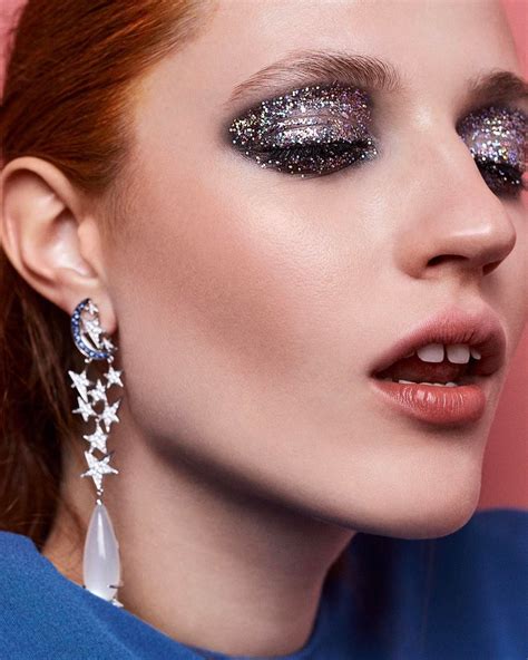 Glittery Celebrity Beauty Looks To Inspire You This Nye Savoir Flair