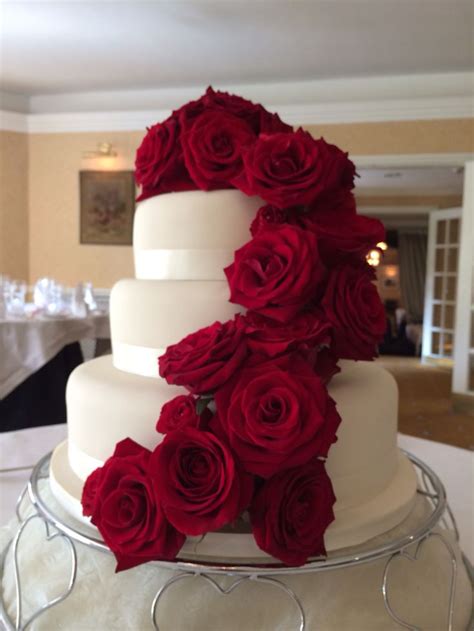 Fresh Stunning Red Roses Simple Wedding Cake Amazing Wedding Cakes