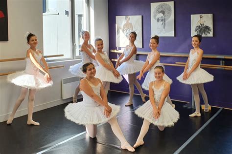 Cours De Danse Classique à Saintes Ellzi Danse école De Danse