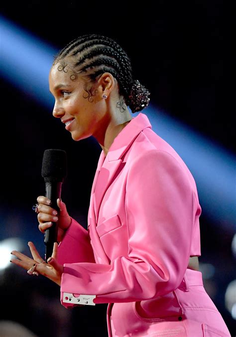 The Story Behind Alicia Keyss Mesmerizing Hair Looks At The Grammys Vogue