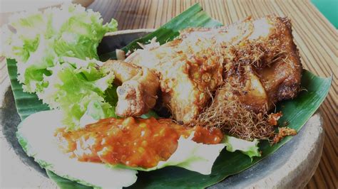 Ayam penyet best is a restaurant that serve udang penyet, empat penyet and more. PetuniaLee™: Ayam Penyet