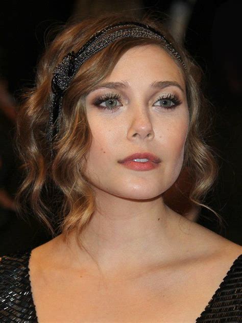 Sorry for your loss star elizabeth olsen takes the wired autocomplete interview and answers the internet's most searched questions about herself. Elizabeth Olsen mit Haarband | 20er jahre frisur ...