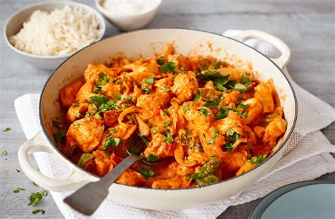 Bien sûr, cela ne fait pas partie de la recette originale. Chicken Tikka Masala Recipe | Curry Recipes | Tesco Real Food