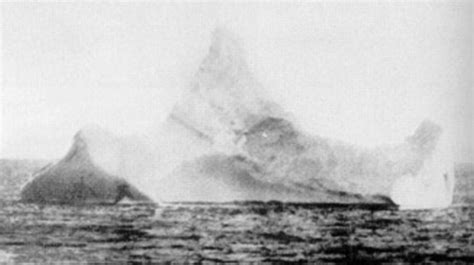 Est100 一些攝影some Photos Titanic Iceberg The Iceberg That Sank Titanic 「泰坦尼克冰山」 沉沒泰坦尼克號的冰山