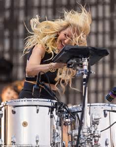 Ellie Goulding Gives Another Energetic Coachella Performance Daily
