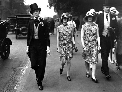 file cecil beaton and his sisters nancy and barbara arriving at an eton wikimedia commons