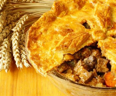 Steak and kidney is what i think of whenever pie is mentioned. Steak and kidney pie: un piatto corposo della cucina ...