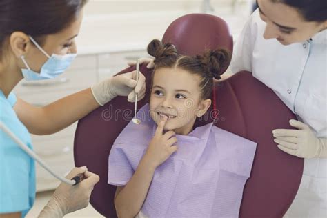 Atención Odontológica Y Tratamiento Odontología Infantil Oficina De