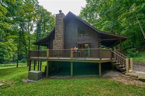 Cedar creek falls is a spectacular waterfall plunging 80 feet into a large pool of water. Cedar Falls Cabin - Hocking Hills - Old Man's Cave - Ohio