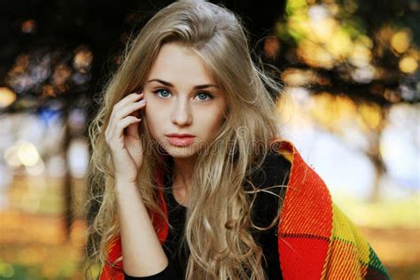 menina bonita ucraniana foto de stock imagem de ucraniano 77681810