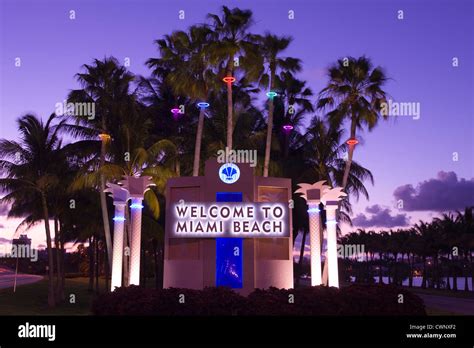 Welcome To Miami Beach Sign Miami Beach Florida Usa Stock Photo Alamy