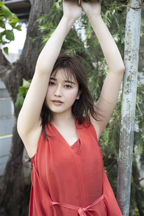 欅坂46・守屋茜、解放感のある“赤ワンピース姿”を披露 2020年6月18日 エキサイトニュース