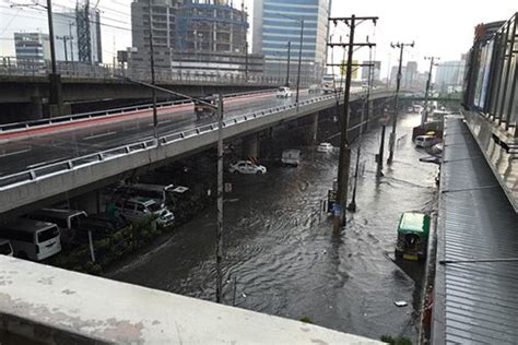 Look Parts Of Manila Submerged In Floods Due To Thunderstorm Abs Cbn