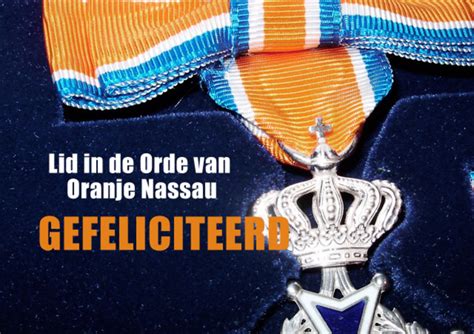 De meeste koninklijke onderscheidingen worden uitgereikt tijdens de 'lintjesregen'. Mooiberghem.nl - Koninklijke onderscheiding voor Betsy Vos ...