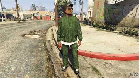 Podemos jugar en modo historia o modo libre, en el primero deberemos cumplir misiones con nuestro colega, e intentar huir del barrio donde la mafia nos va a disparar desde cualquier lugar con todo tipo de armas. Ryder para GTA 5
